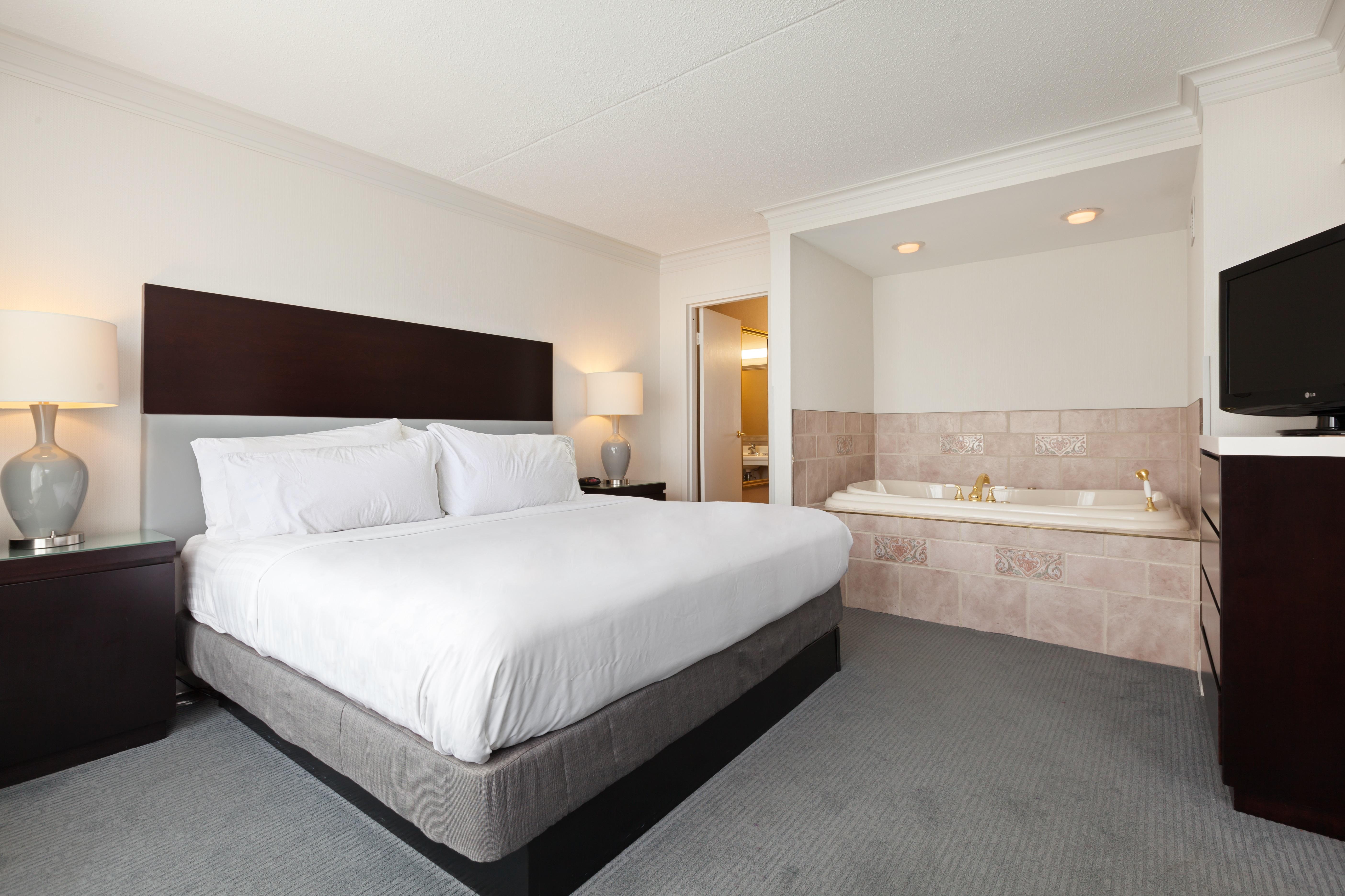 Holiday Inn Weirton-Steubenville Area Екстериор снимка