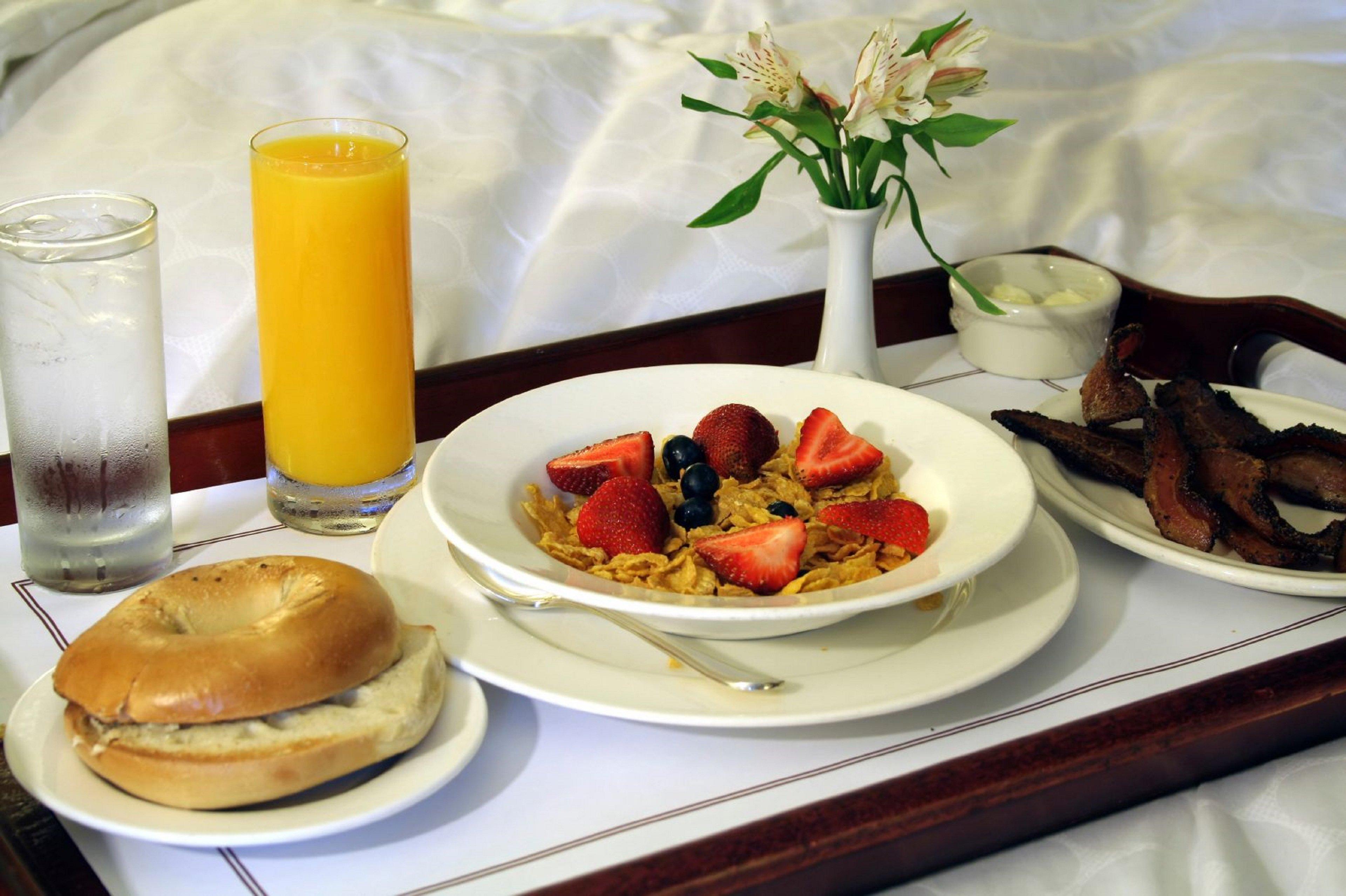 Holiday Inn Weirton-Steubenville Area Екстериор снимка