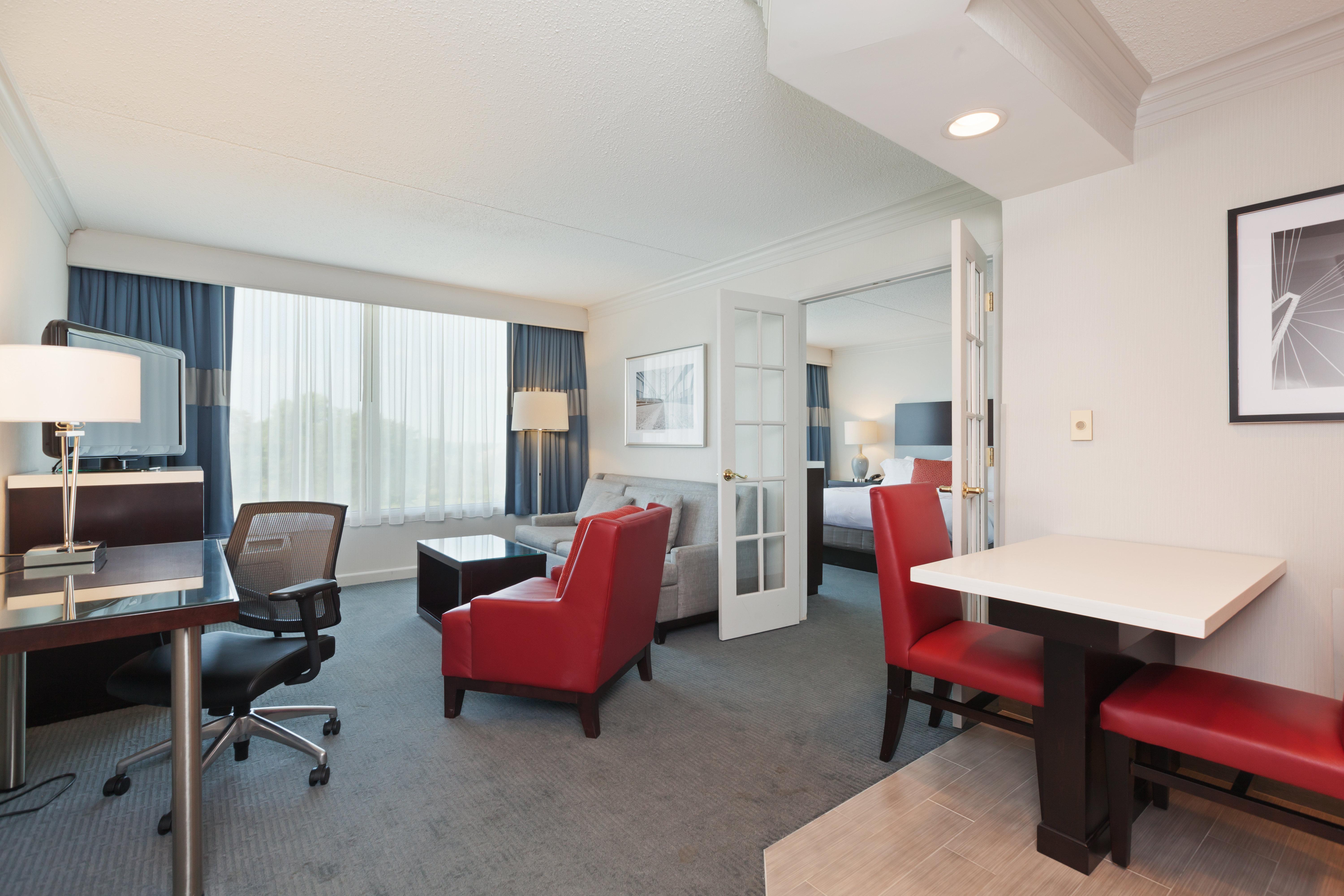 Holiday Inn Weirton-Steubenville Area Екстериор снимка