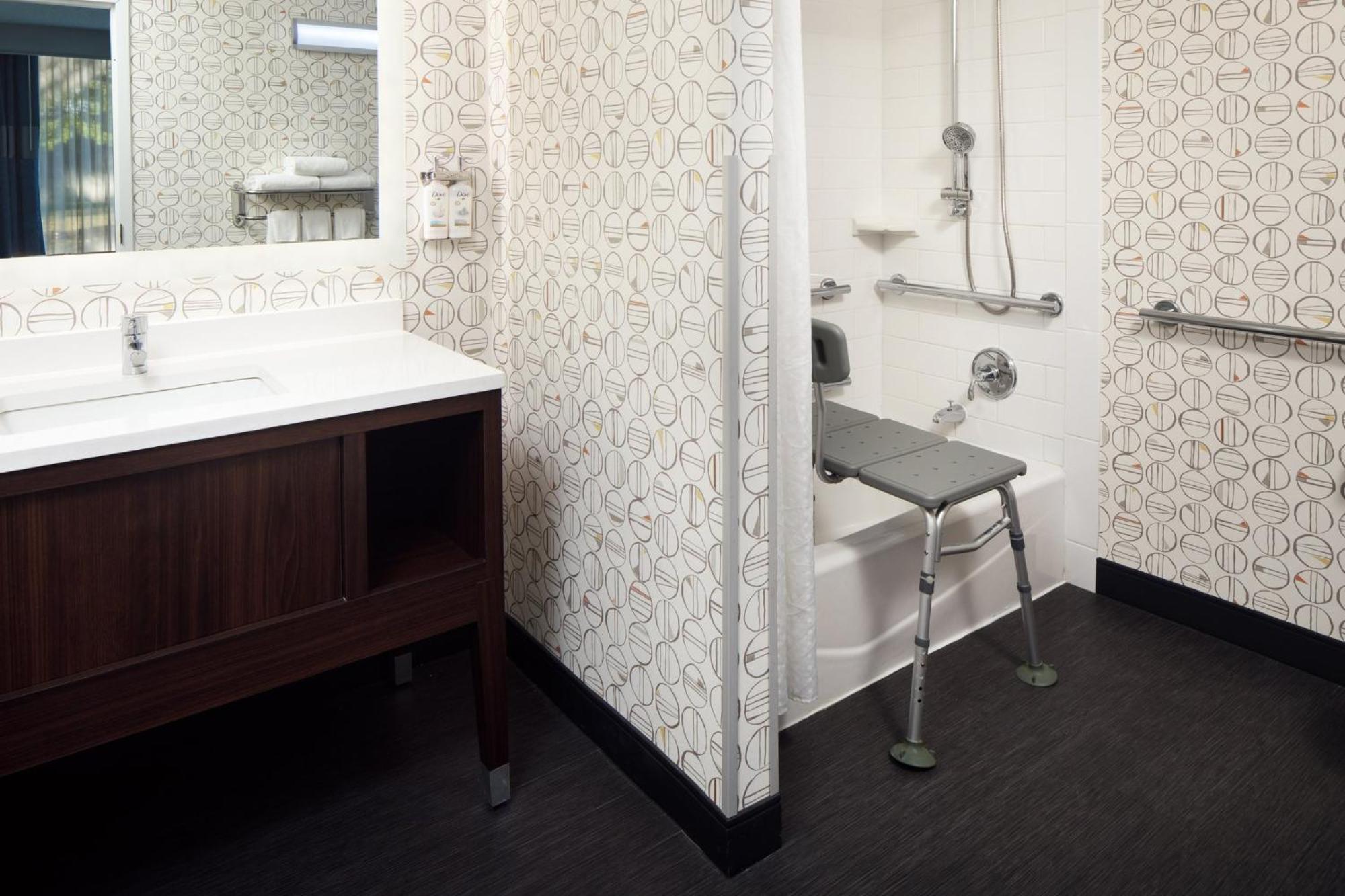 Holiday Inn Weirton-Steubenville Area Екстериор снимка