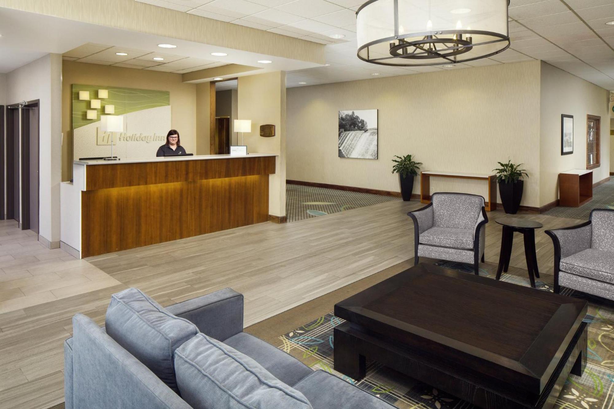 Holiday Inn Weirton-Steubenville Area Екстериор снимка