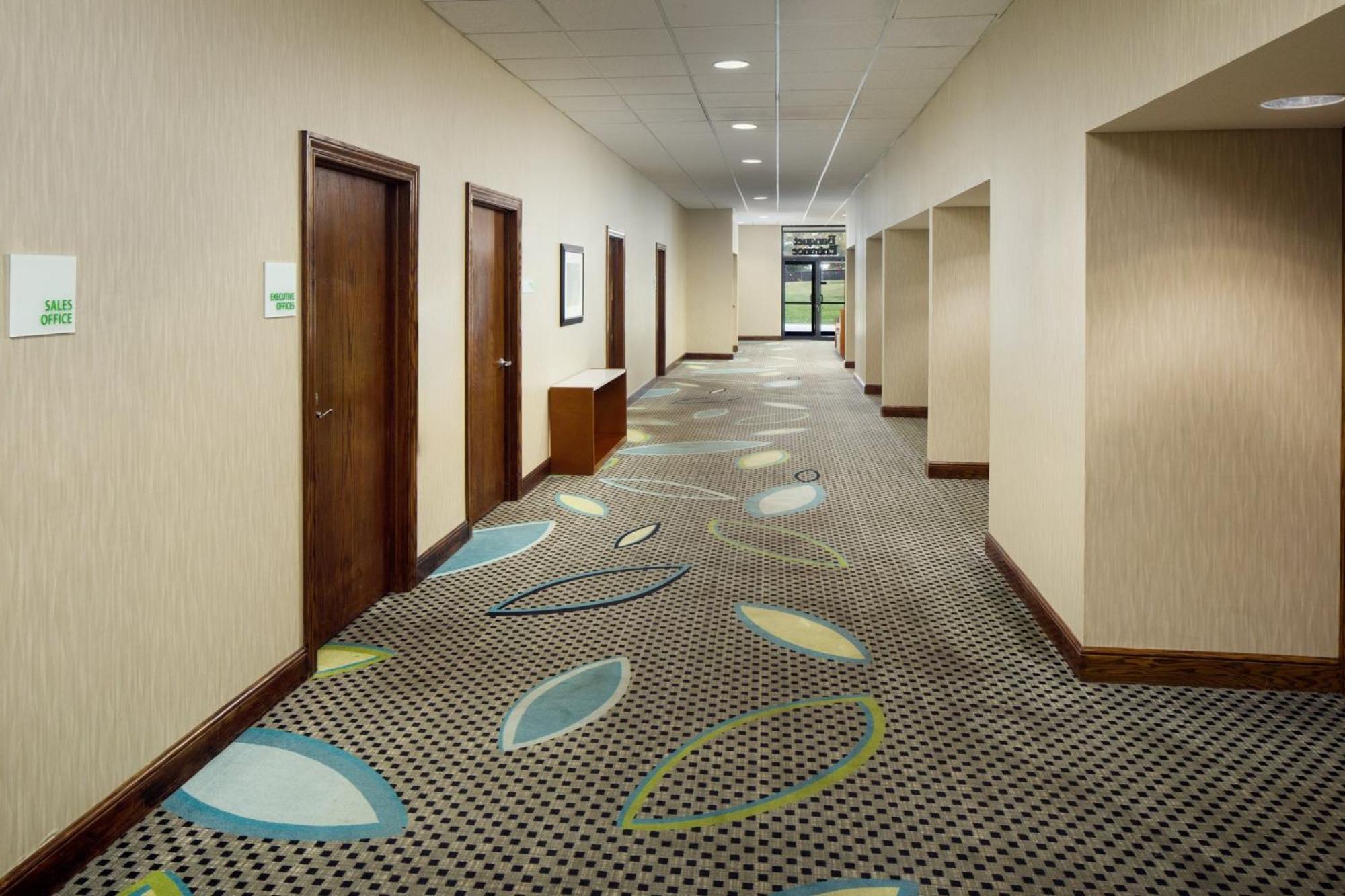 Holiday Inn Weirton-Steubenville Area Екстериор снимка