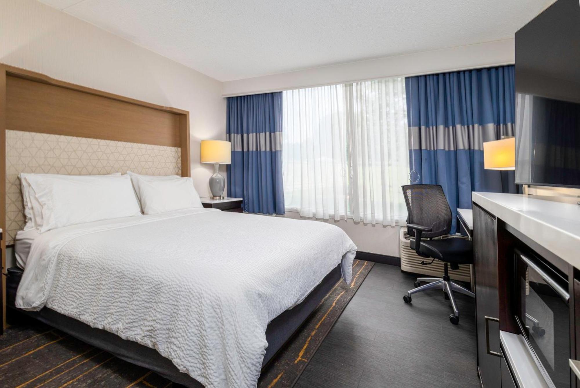 Holiday Inn Weirton-Steubenville Area Екстериор снимка