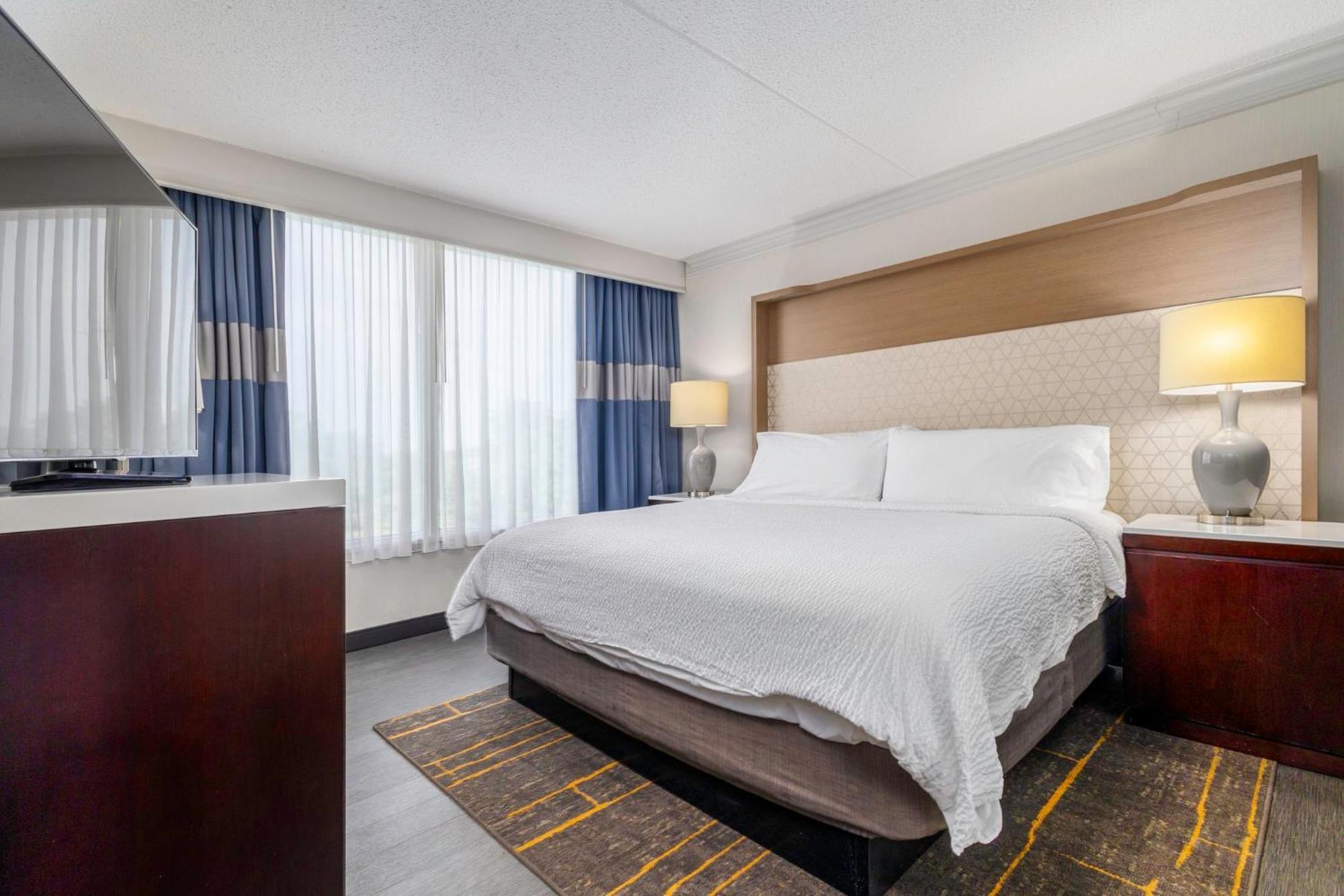 Holiday Inn Weirton-Steubenville Area Екстериор снимка